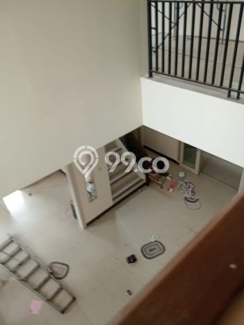 Rumah di Jajar, Akses ke Stasiun, 3 KM, LT 205m² LB 200m² Rumah di Jajar, Akses ke Stasiun, 3 KM, LT 205m² LB 200m²