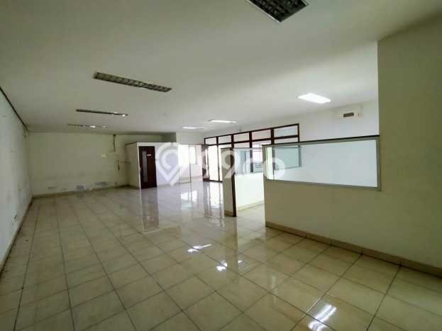 Gudang Disewakan Lokasi Colomadu Solo Harga Spesial! Gudang Disewakan Lokasi Colomadu Solo Harga Spesial!