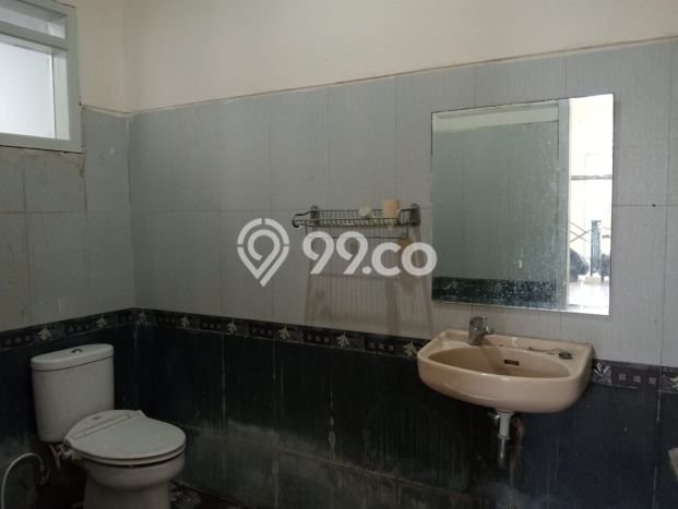 Rumah di Jajar, Akses ke Stasiun, 3 KM, LT 205m² LB 200m² Rumah di Jajar, Akses ke Stasiun, 3 KM, LT 205m² LB 200m²