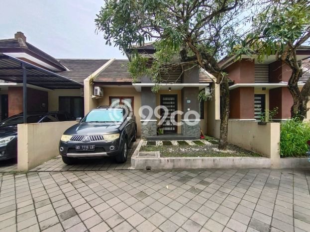 SPECIAL LISTING! Rumah area Solo Baru, 2 KT, Dekat Fasilitas, Luas 105m² LB 80m² SPECIAL LISTING! Rumah area Solo Baru, 2 KT, Dekat Fasilitas, Luas 105m² LB 80m²