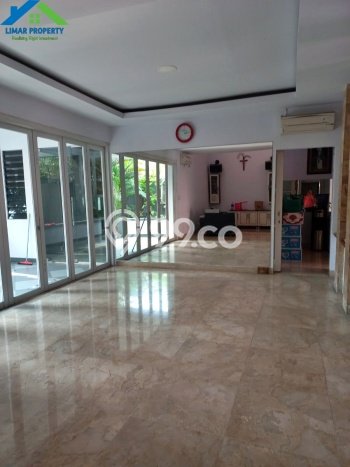 Disewakan Rumah Harga Terjangkau di Legenda Wisata Jakarta Timur Punya 5 Kamar Tidur Disewakan Rumah Harga Terjangkau di Legenda Wisata Jakarta Timur Punya 5 Kamar Tidur