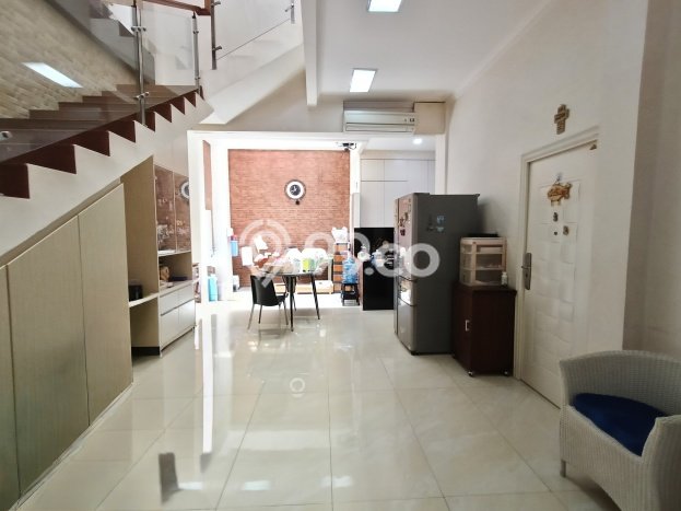 Jual Rumah Luas Elegan Dengan View Eksklusif di Sunter, Jakarta Utara Jual Rumah Luas Elegan Dengan View Eksklusif di Sunter, Jakarta Utara