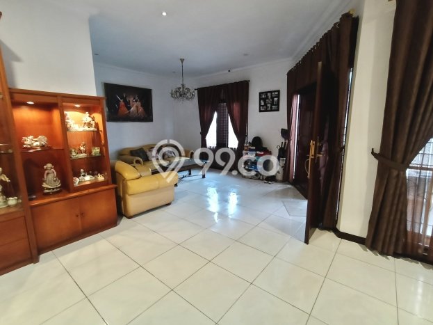Rumah Eksklusif Siap Huni LT 252m2 di Kebayoran Lama, Jakarta Selatan Rumah Eksklusif Siap Huni LT 252m2 di Kebayoran Lama, Jakarta Selatan