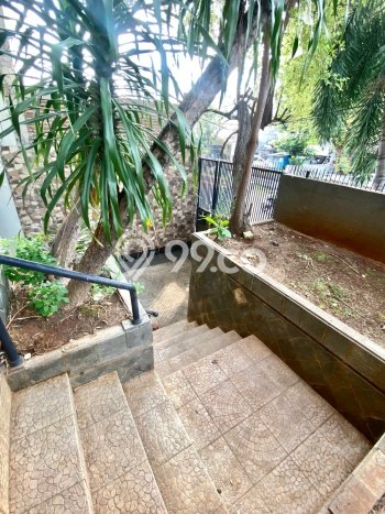 Siap Huni Hunian Elit 7 Kamar di Palmerah Dekat ke Mana Pun Siap Huni Hunian Elit 7 Kamar di Palmerah Dekat ke Mana Pun