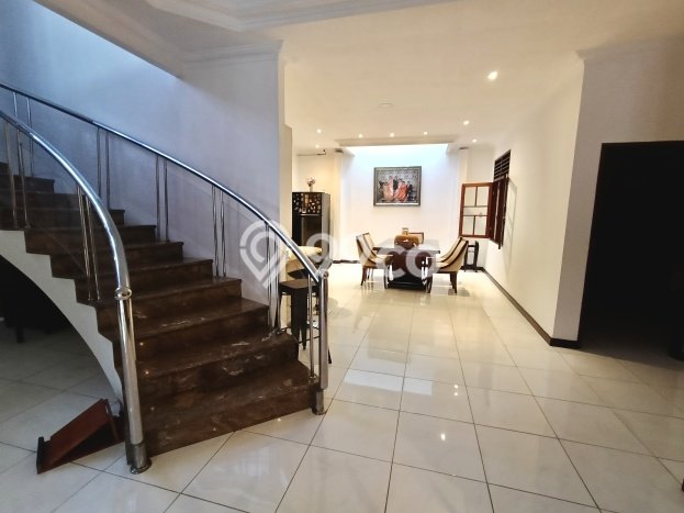 Rumah Eksklusif Siap Huni LT 252m2 di Kebayoran Lama, Jakarta Selatan Rumah Eksklusif Siap Huni LT 252m2 di Kebayoran Lama, Jakarta Selatan