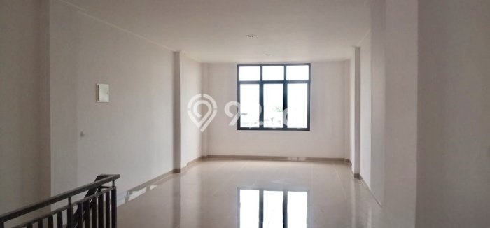 FOR SALE! Ruko di Kelapa Gading Jakarta Utara, LT 81m2, LB 324m2 FOR SALE! Ruko di Kelapa Gading Jakarta Utara, LT 81m2, LB 324m2