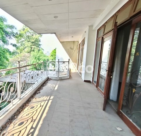 Rumah Elit Modern Tanpa Renovasi di Pondok Indah Jakarta Selatan Rumah Elit Modern Tanpa Renovasi di Pondok Indah Jakarta Selatan