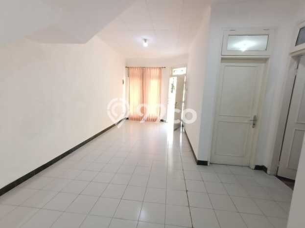 Disewakan! Rumah 4 Kamar Tidur &
3 Kamar Mandi di Sunter, Jakarta Utara Disewakan! Rumah 4 Kamar Tidur &
3 Kamar Mandi di Sunter, Jakarta Utara