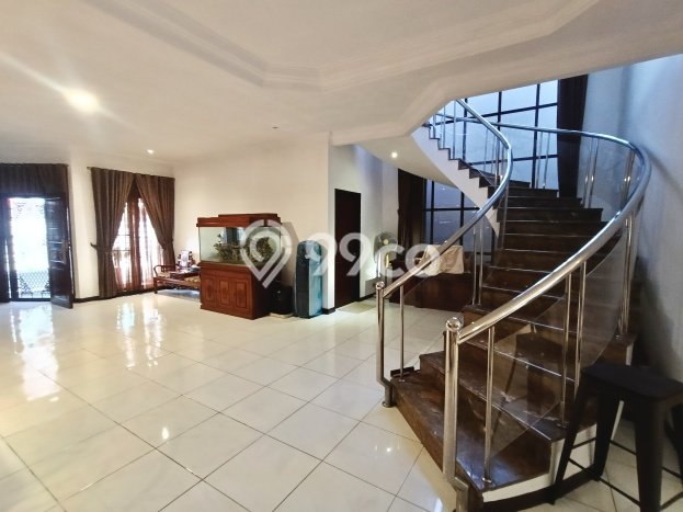 Rumah Eksklusif Siap Huni LT 252m2 di Kebayoran Lama, Jakarta Selatan Rumah Eksklusif Siap Huni LT 252m2 di Kebayoran Lama, Jakarta Selatan