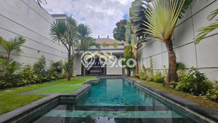 Ready to Use! Premium House LT 300m2 Desain Modern di Sanur Kauh Ready to Use! Premium House LT 300m2 Desain Modern di Sanur Kauh