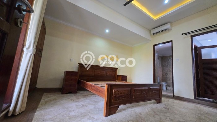 Ready to Use! Premium House LT 200m2 Desain Elegan di Sanur Kauh Ready to Use! Premium House LT 200m2 Desain Elegan di Sanur Kauh