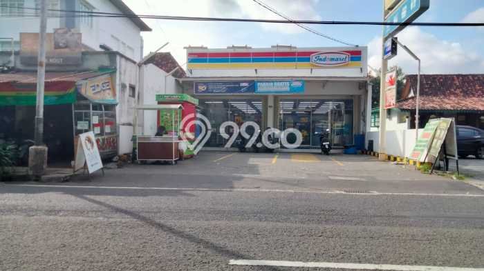 FOR SALE! Ruko di Umbulharjo Yogyakarta, LT 489m2, LB 211m2 FOR SALE! Ruko di Umbulharjo Yogyakarta, LT 489m2, LB 211m2