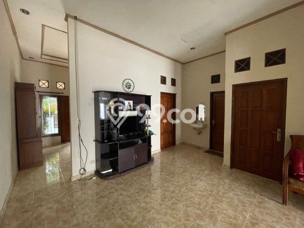 Rumah Terawat LT 264m2m² / LB 120m2m² di Kawasan Komersial , Yogyakarta Rumah Terawat LT 264m2m² / LB 120m2m² di Kawasan Komersial , Yogyakarta