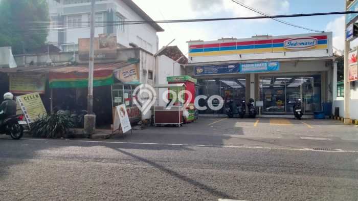 FOR SALE! Ruko di Umbulharjo Yogyakarta, LT 489m2, LB 211m2 FOR SALE! Ruko di Umbulharjo Yogyakarta, LT 489m2, LB 211m2