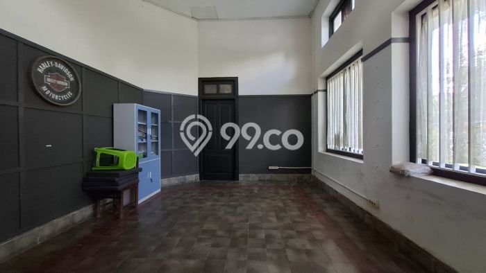 Rumah Strategis di Gondokusuman, 2 KM, Lingkungan Nyaman, LT 559m2m² Bangunan 312m2m² Rumah Strategis di Gondokusuman, 2 KM, Lingkungan Nyaman, LT 559m2m² Bangunan 312m2m²