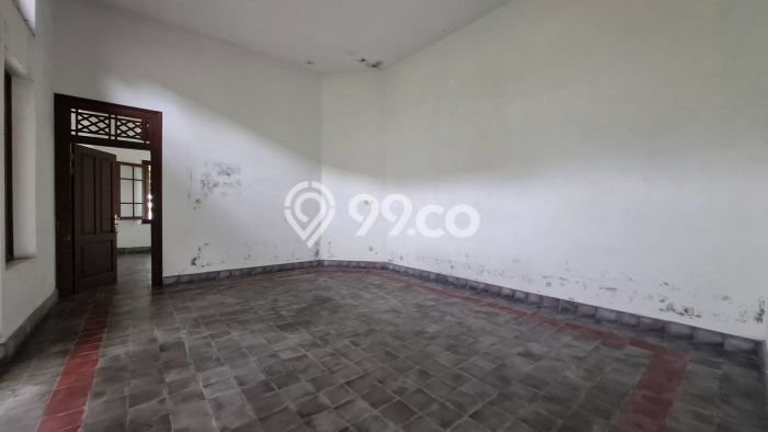 Rumah Strategis di Gondokusuman, 2 KM, Lingkungan Nyaman, LT 559m2m² Bangunan 312m2m² Rumah Strategis di Gondokusuman, 2 KM, Lingkungan Nyaman, LT 559m2m² Bangunan 312m2m²