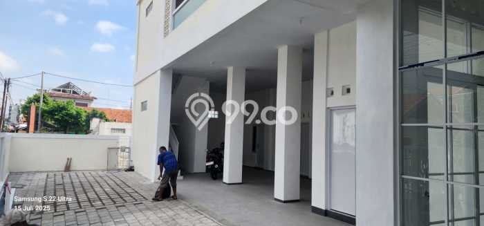 Hunian Elit LB 622m2 Siap Huni Desain Elegan di Caturtunggal, Sleman Hunian Elit LB 622m2 Siap Huni Desain Elegan di Caturtunggal, Sleman