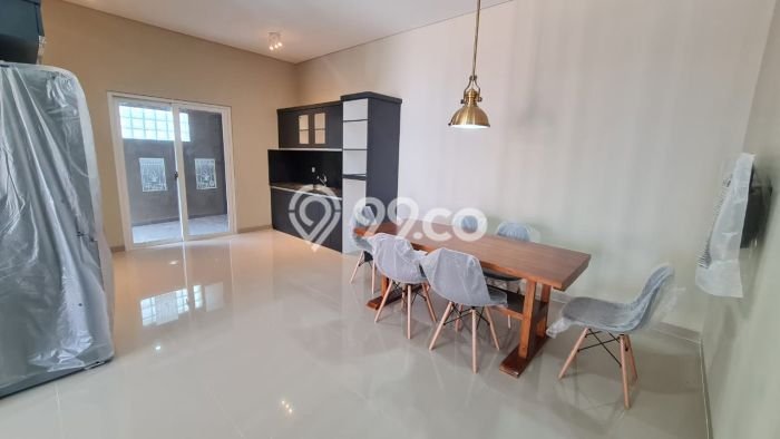 Rumah Asri dengan Luas Bangunan 180m² di Kawasan Kaliurang, Sleman Rumah Asri dengan Luas Bangunan 180m² di Kawasan Kaliurang, Sleman