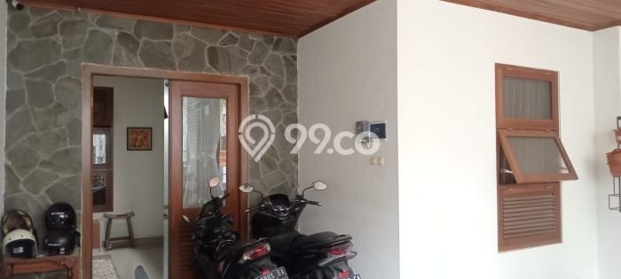 Rumah di Caturtunggal, Sleman, LT 105m² LB 290m² Rumah di Caturtunggal, Sleman, LT 105m² LB 290m²