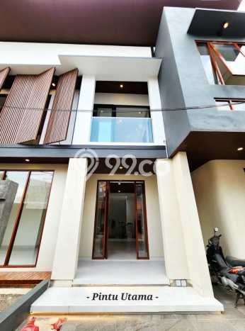 Jual Rumah Eksklusif 4 KT di Caturtunggal, Sleman Jual Rumah Eksklusif 4 KT di Caturtunggal, Sleman