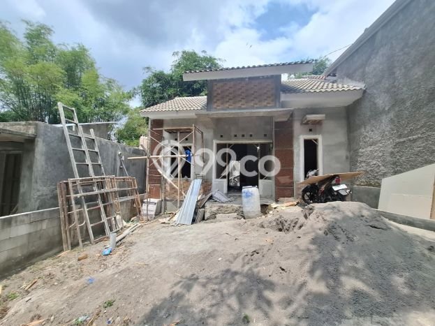 HUNIAN BERKELAS! Rumah Exclusive , Sleman, Luas Tanah 112m2m² LB 70m2m² HUNIAN BERKELAS! Rumah Exclusive , Sleman, Luas Tanah 112m2m² LB 70m2m²