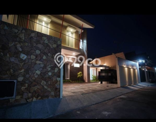 Jual Rumah Luas Megah Dengan View Cantik di Caturtunggal, Sleman Jual Rumah Luas Megah Dengan View Cantik di Caturtunggal, Sleman