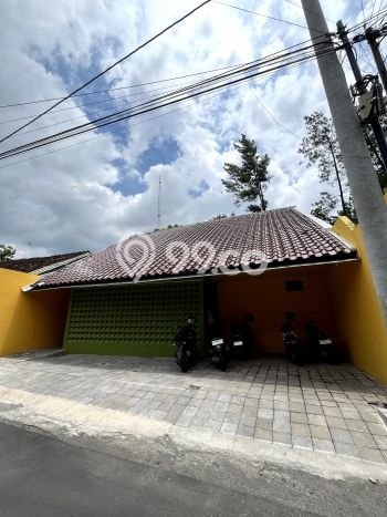Dijual Rumah Kost di Maguwoharjo, Yogyakarta, 0 KT, 11 KM, Bangunan 173m2 Dijual Rumah Kost di Maguwoharjo, Yogyakarta, 0 KT, 11 KM, Bangunan 173m2