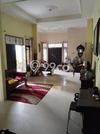 SIAP HUNI! Rumah Asri area , LT 180m2m² Bangunan 100m2m² SIAP HUNI! Rumah Asri area , LT 180m2m² Bangunan 100m2m²