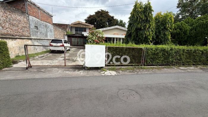 Lahan untuk Dijual Lokasi Mergangsan, Yogyakarta Luas 2455m2 SHM Lahan untuk Dijual Lokasi Mergangsan, Yogyakarta Luas 2455m2 SHM