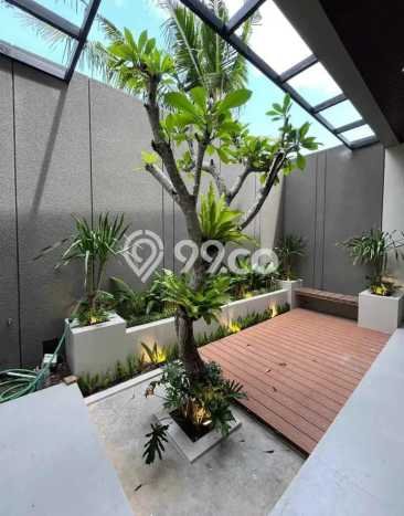 LOKASI PREMIUM! Rumah Strategis area , LT 169m2m² LB 215m2m² LOKASI PREMIUM! Rumah Strategis area , LT 169m2m² LB 215m2m²