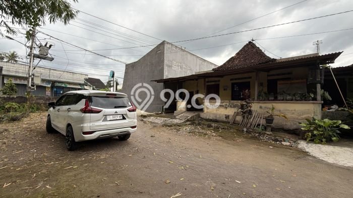 Lahan Kosong Dijual di Sleman dengan Area 104m2 Lahan Kosong Dijual di Sleman dengan Area 104m2