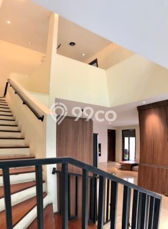 For Sale! Luxury House LT 358m2 Desain Elegan di Senopati For Sale! Luxury House LT 358m2 Desain Elegan di Senopati