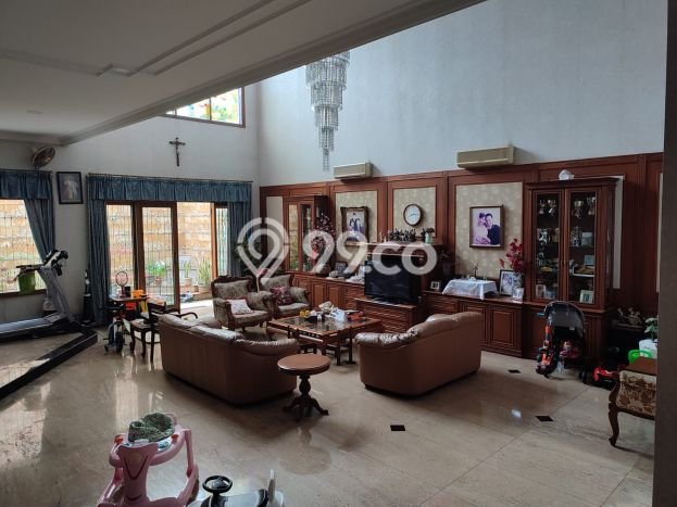 Jual Rumah Mewah Elegan Dengan View Cantik di Puri Indah, Jakarta Barat Jual Rumah Mewah Elegan Dengan View Cantik di Puri Indah, Jakarta Barat