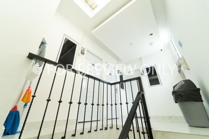 Hunian Mewah LB 500m2 Siap Huni Desain Elegan di Tomang, Jakarta Barat Hunian Mewah LB 500m2 Siap Huni Desain Elegan di Tomang, Jakarta Barat