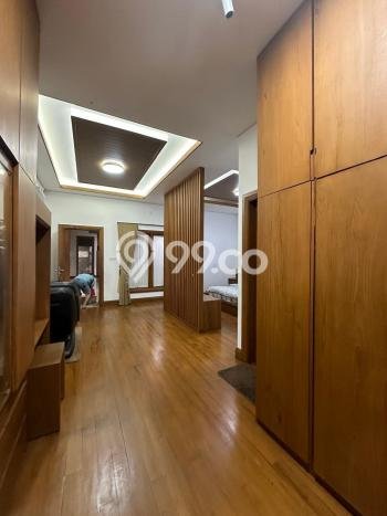 Rumah Elit LB 800m2 Siap Huni Desain Elegan di Kav DKI, Jakarta Barat Rumah Elit LB 800m2 Siap Huni Desain Elegan di Kav DKI, Jakarta Barat