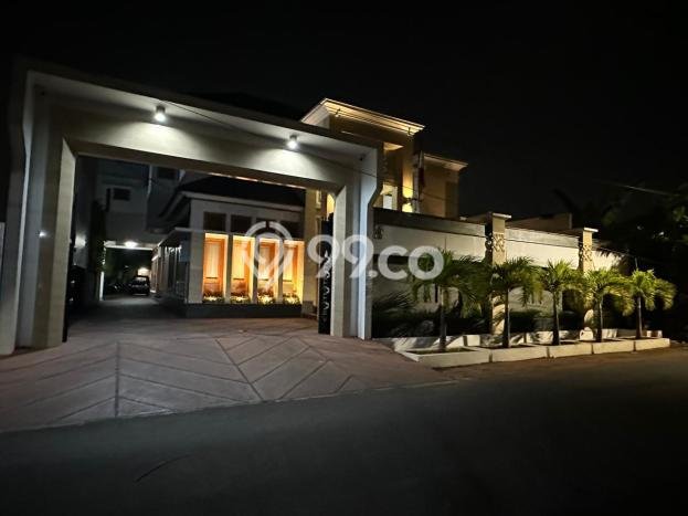 Rumah Elit LB 800m2 Siap Huni Desain Elegan di Kav DKI, Jakarta Barat Rumah Elit LB 800m2 Siap Huni Desain Elegan di Kav DKI, Jakarta Barat
