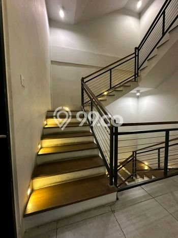 Unit Ruko Dijual di Jakarta Pusat LT 377m2 & LB 896m2 Unit Ruko Dijual di Jakarta Pusat LT 377m2 & LB 896m2