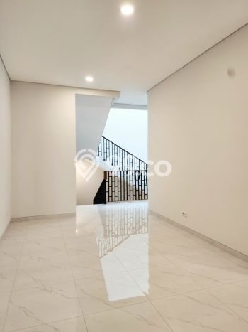 Rumah Elit Modern Tanpa Renovasi di Kemang Jakarta Selatan Rumah Elit Modern Tanpa Renovasi di Kemang Jakarta Selatan