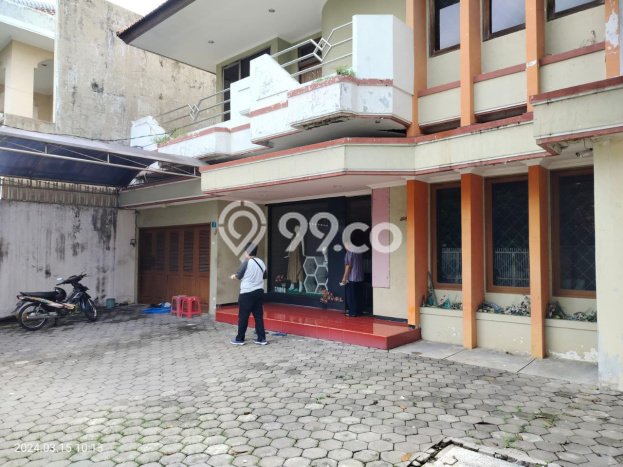 Disewakan Rumah Konsep Minimalis di Wonokromo Surabaya dengan 4 KT Disewakan Rumah Konsep Minimalis di Wonokromo Surabaya dengan 4 KT