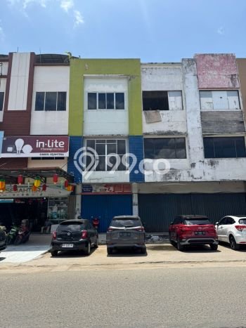 Ruko Dijual Lokasi Emas di Pontianak Selatan Luas 243m2 Ruko Dijual Lokasi Emas di Pontianak Selatan Luas 243m2