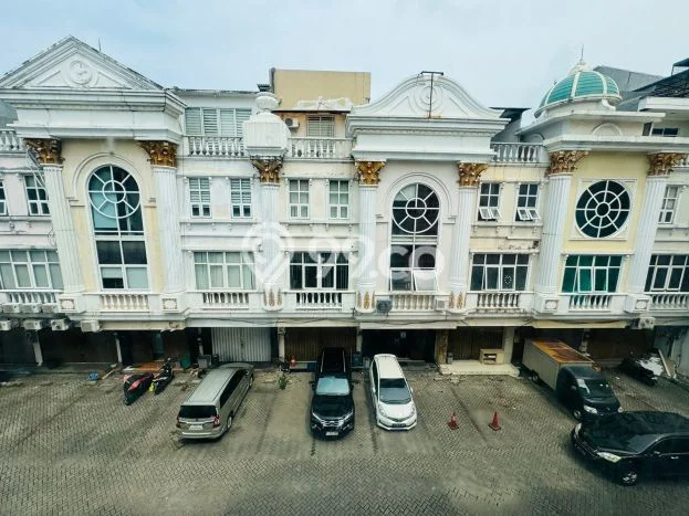 Ruko Komersial Disewakan di Tebet Jakarta Selatan Luas 238m2 Ruko Komersial Disewakan di Tebet Jakarta Selatan Luas 238m2