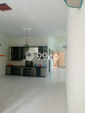 Disewakan! Rumah 5 Kamar Tidur &
2 Kamar Mandi di Pantai Indah Kapuk, Jakarta Utara Disewakan! Rumah 5 Kamar Tidur &
2 Kamar Mandi di Pantai Indah Kapuk, Jakarta Utara