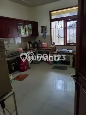 Unit Kost Dijual di Kawasan Lengkong Bandung dengan 13 KT Unit Kost Dijual di Kawasan Lengkong Bandung dengan 13 KT