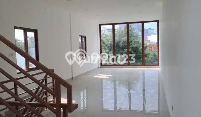 Ruko Dijual di Regol LT 185m2, LB 240m2 untuk Investasi Ruko Dijual di Regol LT 185m2, LB 240m2 untuk Investasi