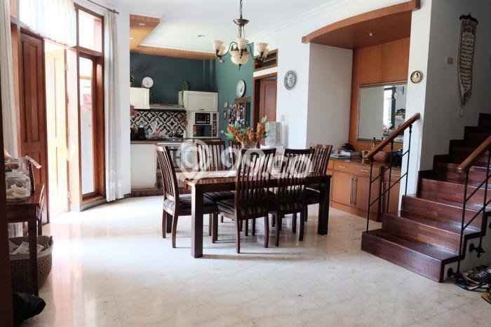 For Sale Rumah Mewah Exclusive di Coblong, Bandung For Sale Rumah Mewah Exclusive di Coblong, Bandung