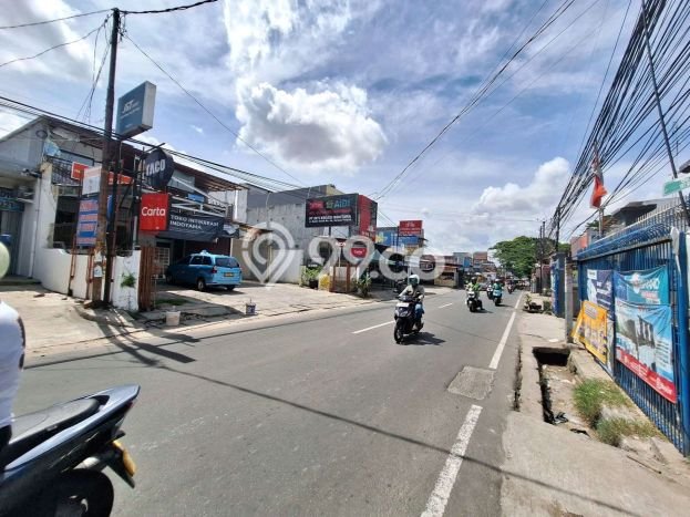 Unit Gudang Paling Strategis di Karang Tengah Tangerang dengan LB 300m2 Unit Gudang Paling Strategis di Karang Tengah Tangerang dengan LB 300m2