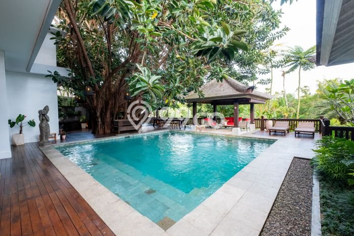 HARGA MENARIK! Vila Kawasan , Dimensi 2400m2m², Lingkungan Asri dan aman HARGA MENARIK! Vila Kawasan , Dimensi 2400m2m², Lingkungan Asri dan aman