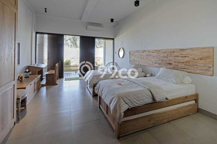 Peluang Investasi! Vila di , Ukuran 369m2m², Area Strategis dengan nilai meningkat Peluang Investasi! Vila di , Ukuran 369m2m², Area Strategis dengan nilai meningkat