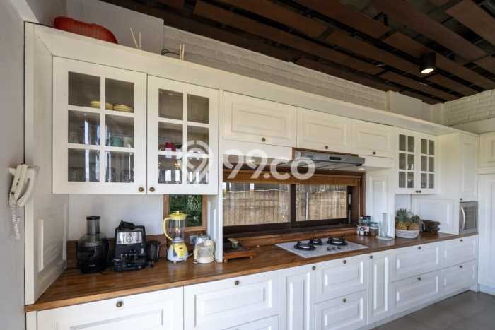 Peluang Investasi! Vila di , Ukuran 369m2m², Area Strategis dengan nilai meningkat Peluang Investasi! Vila di , Ukuran 369m2m², Area Strategis dengan nilai meningkat