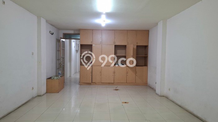 Ruko untuk Disewa di Pusat Jakarta Pusat Luas Bangunan 300m2 Ruko untuk Disewa di Pusat Jakarta Pusat Luas Bangunan 300m2